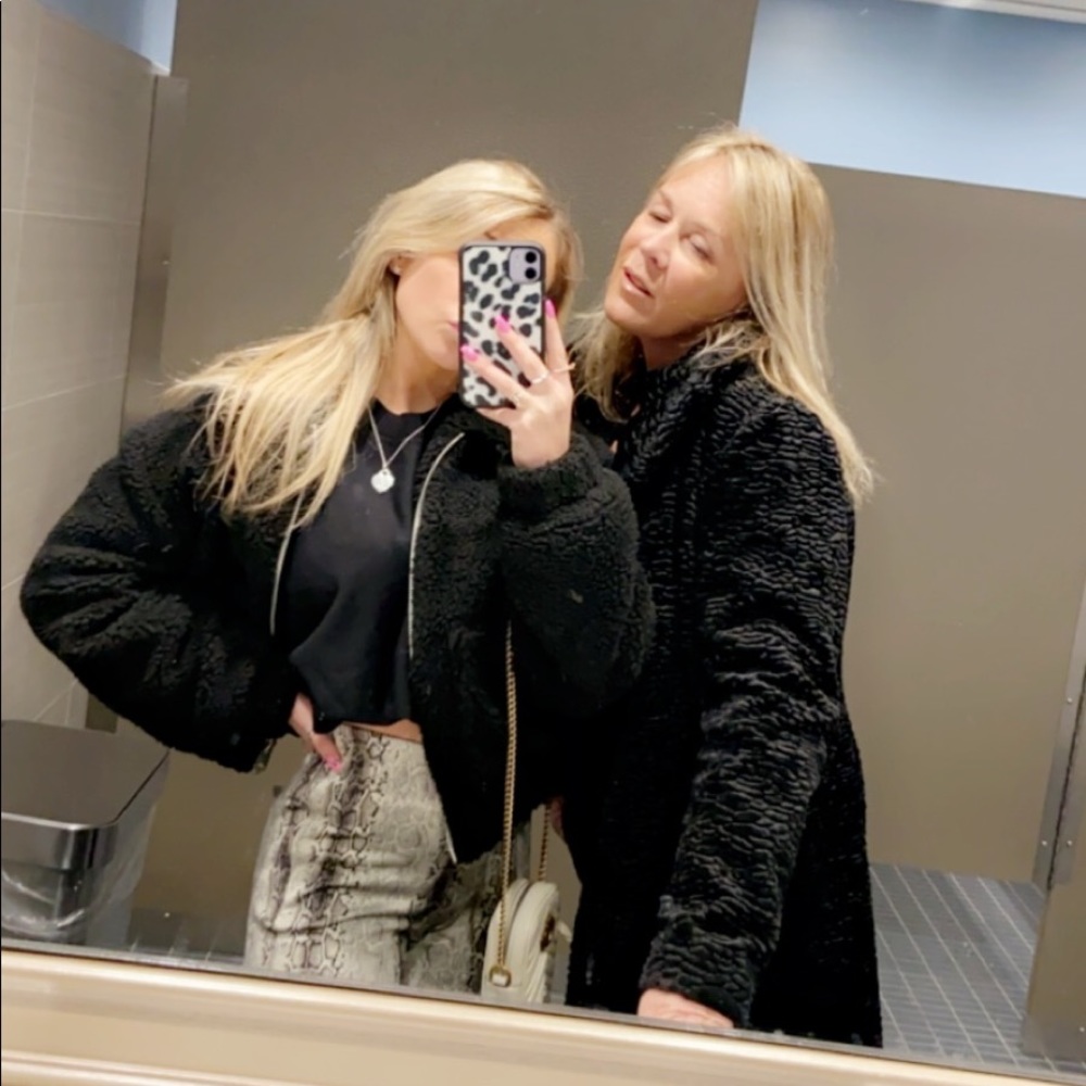 Meet your Posher, Helen